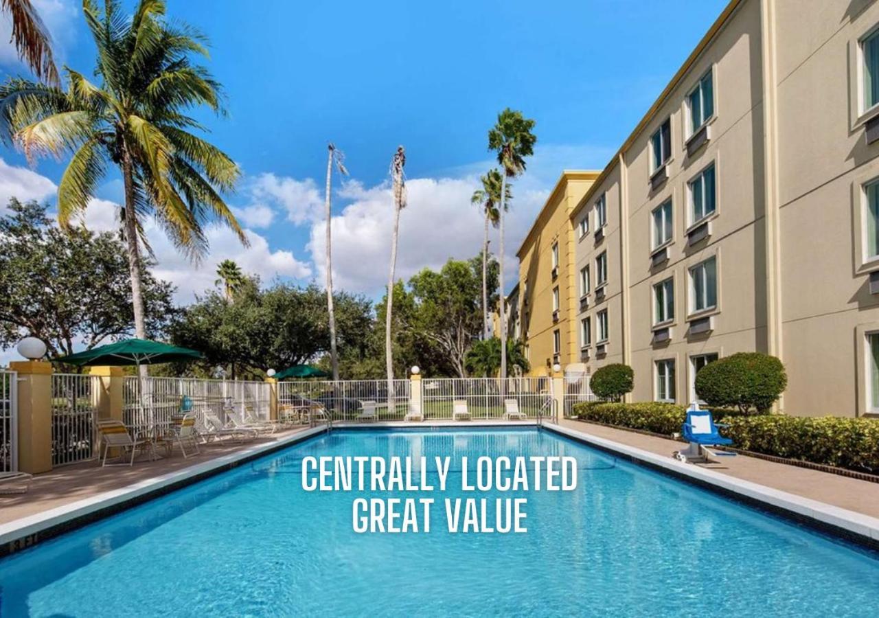 La Quinta Inn & Suites By Wyndham Sawgrass Санрайз Экстерьер фото