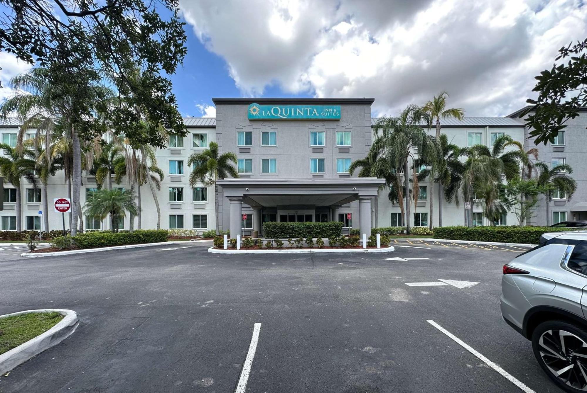 La Quinta Inn & Suites By Wyndham Sawgrass Санрайз Экстерьер фото